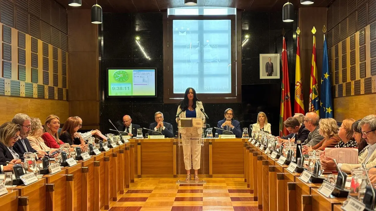 La alcaldesa de Huesca, Lorena Orduna, en su intervenci&oacute;n en el Debate sobre el Estado de la Ciudad.