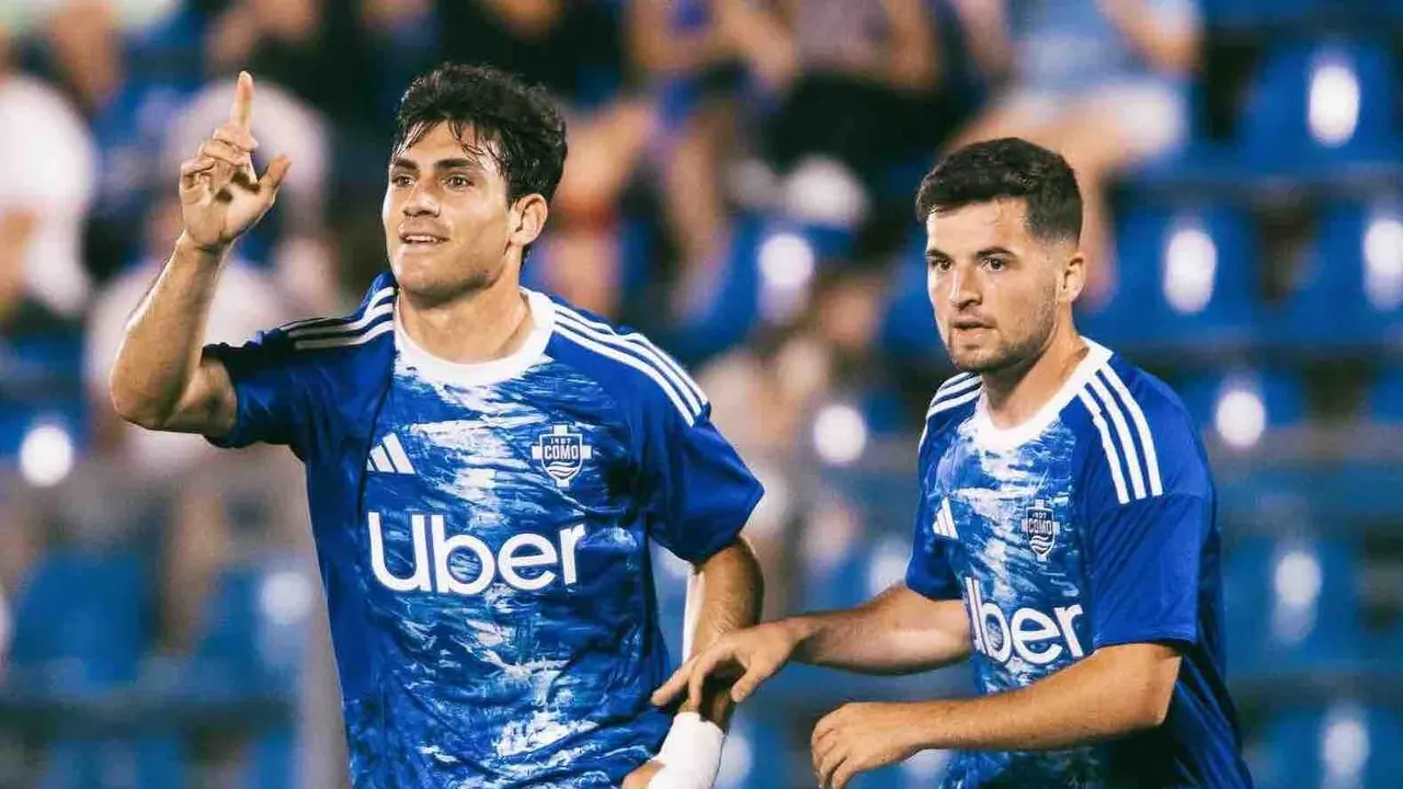 Iv&aacute;n Az&oacute;n con el Como / COMO 1907