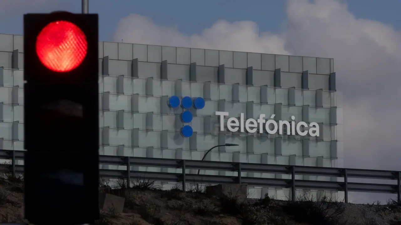 Fachada de la sede de Telef&oacute;nica