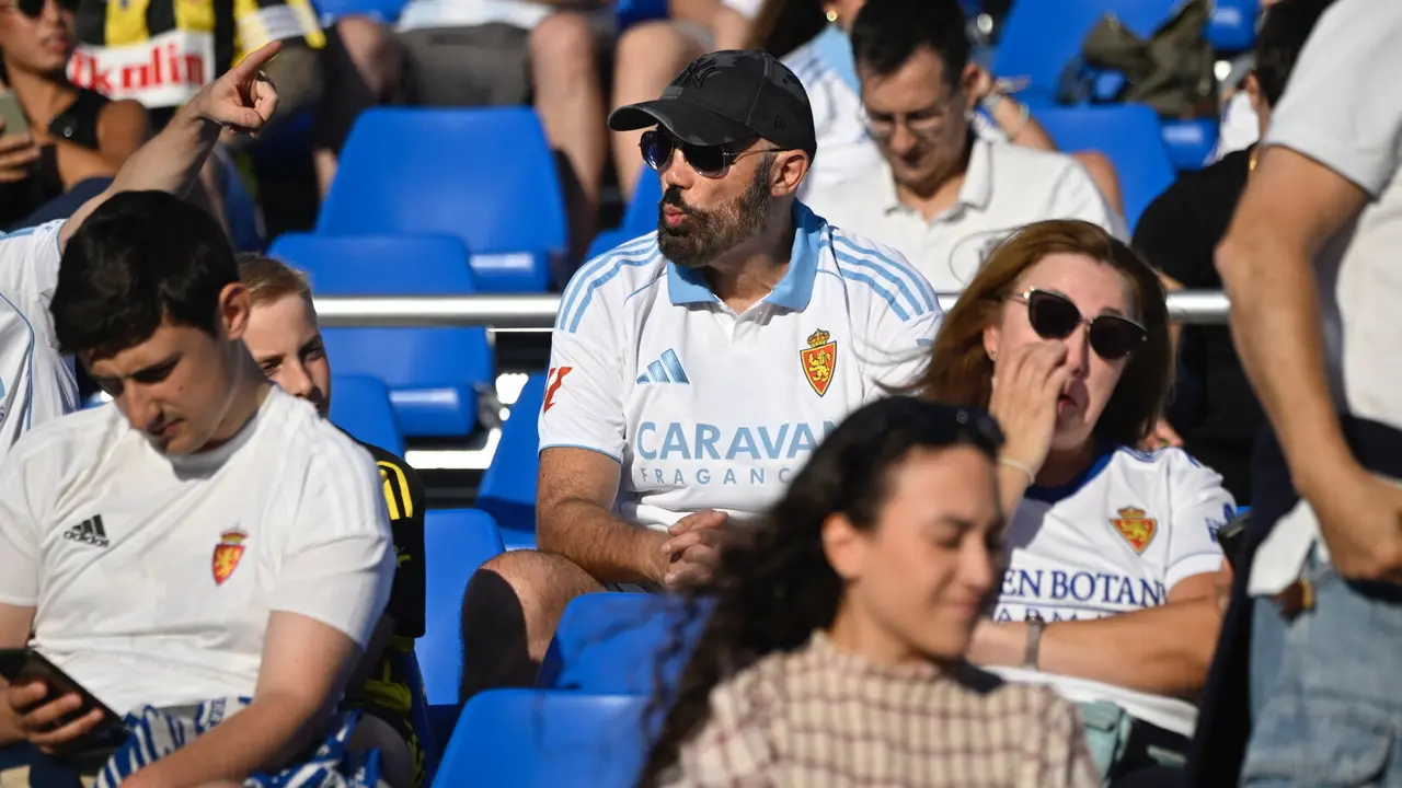 Afici&oacute;n del Real Zaragoza en el Ibercaja Estadio / Marcos Cebri&aacute;n