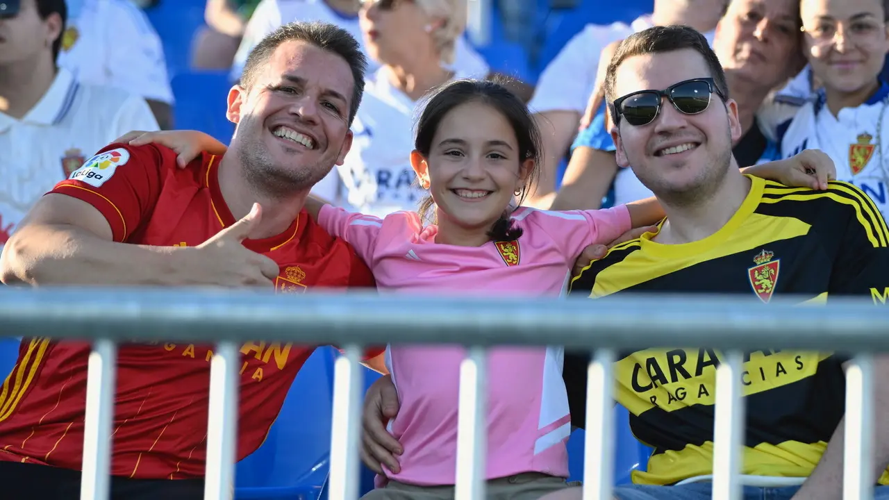 Afici&oacute;n del Real Zaragoza en el Ibercaja Estadio / Marcos Cebri&aacute;n