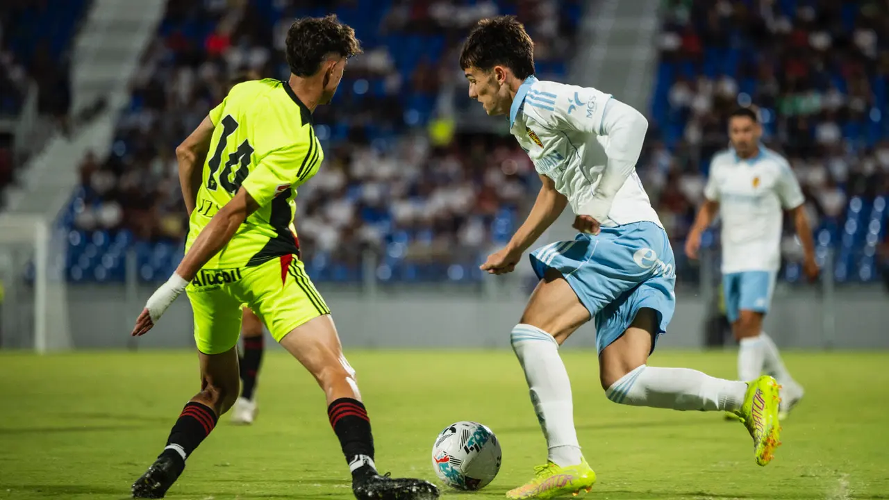 Pau Sans durante un partido con el Real Zaragoza / Marcos Cebri&aacute;n