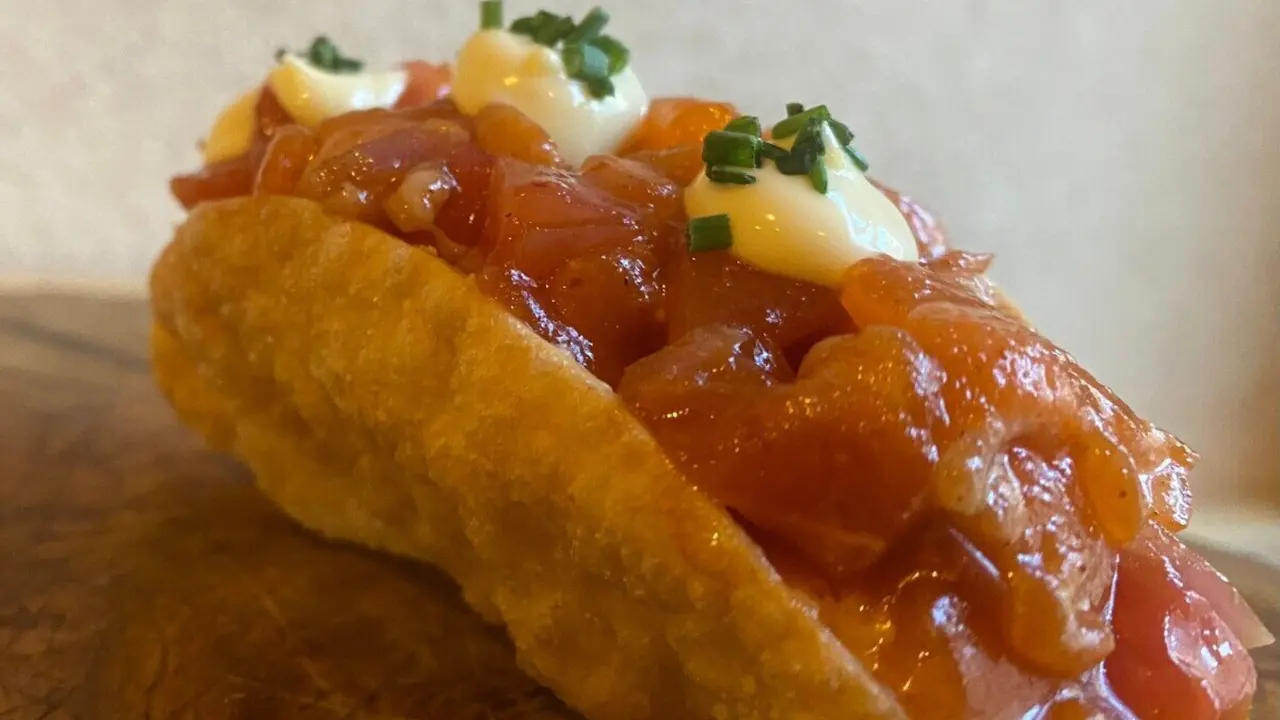 MEJOR TAPA FESTIVAL VINO SOMONTANO 2025 Taco japo tartar trucha  y tomate rosa de Barbastro L'USUELLA