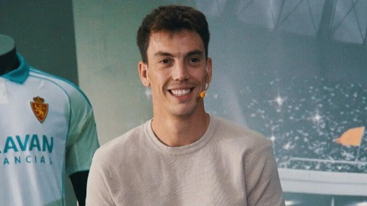 Paulino durante su presentaci&oacute;n con el Real Zaragoza