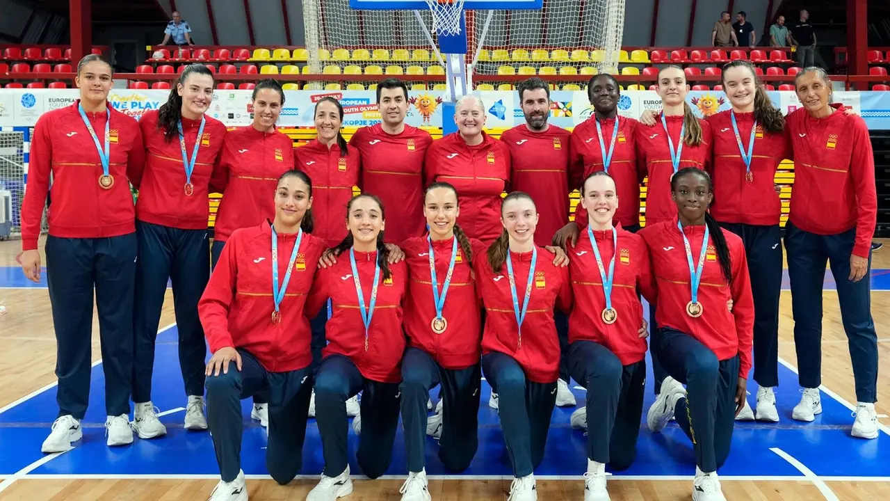 Selecci&oacute;n Espa&ntilde;ola sub-16 femenina / CN Helios