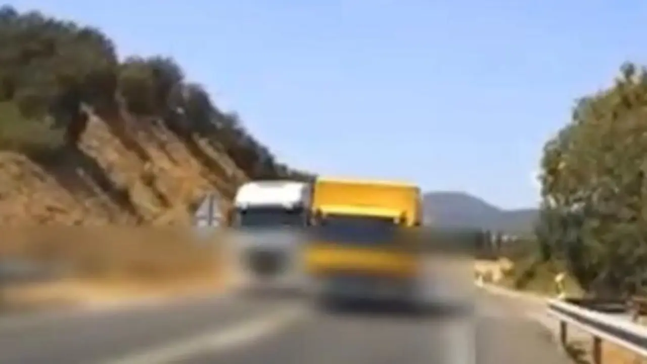 Imagen de uno de los adelantamientos arriesgados provocados por un 'kamikaze'/G.C.
