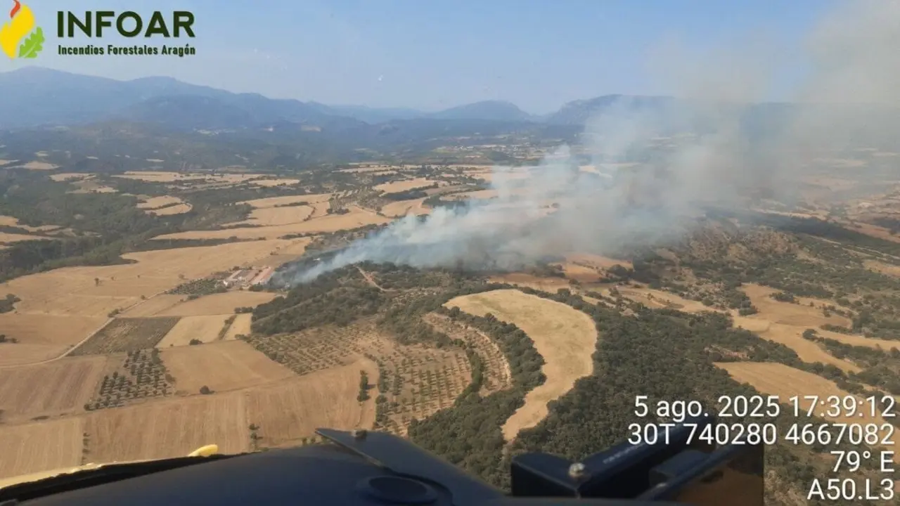 Un incendio en un encinar entre Bierge y Abiego