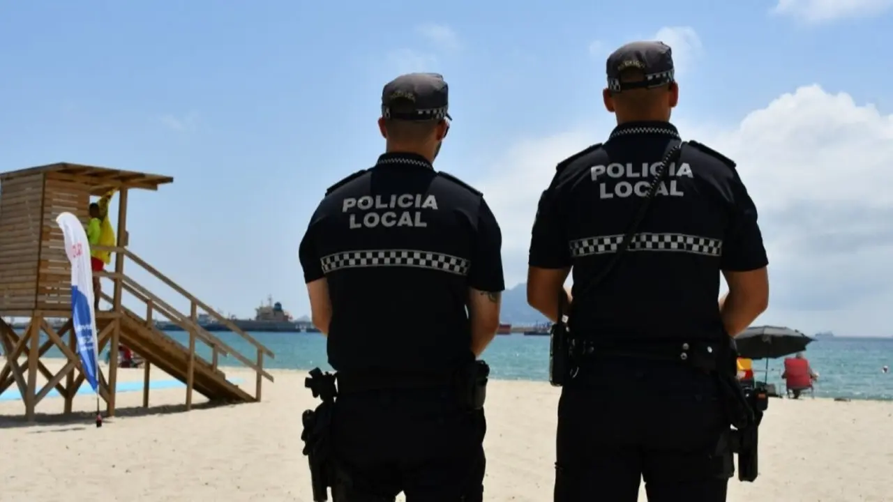 policia-playa-multa