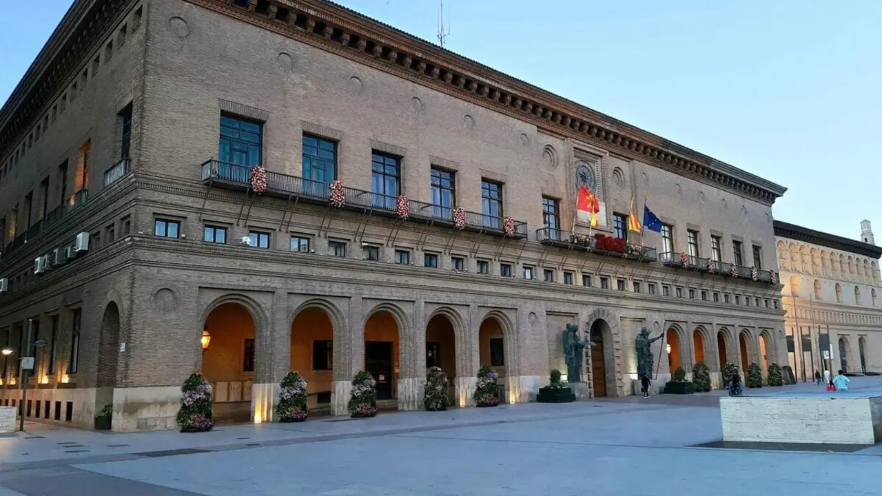 Ayuntamiento de de Zaragoza.
- AYUNTAMEINTO DE ZARAGOZA