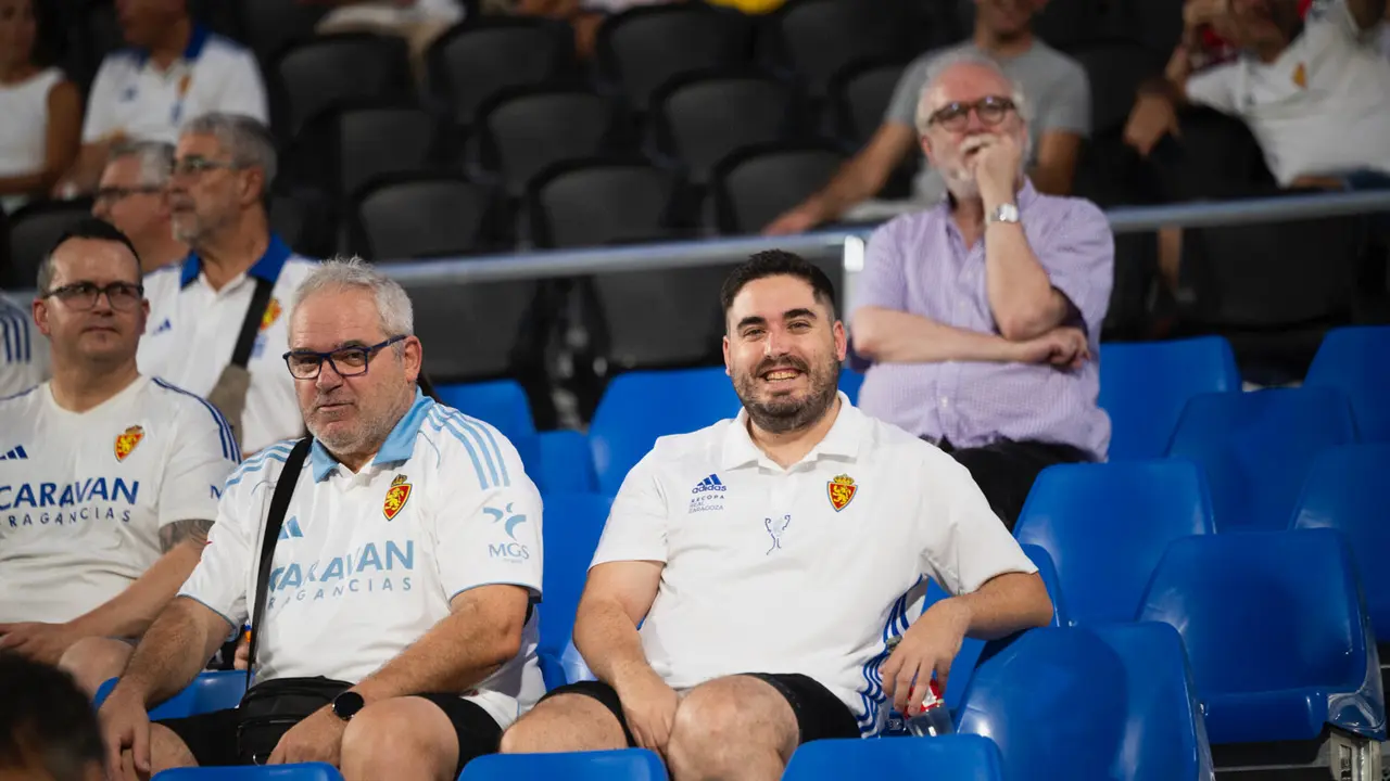 Aficionados en el Ibercaja Estadio en el Real Zaragoza - SD Huesca / Marcos Cebri&aacute;n
