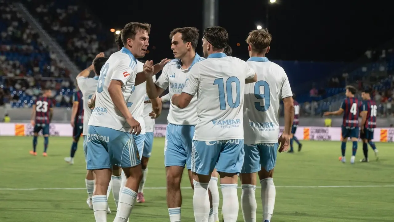 Celebraci&oacute;n del gol de Paulino en el Real Zaragoza - SD Huesca / Marcos Cebri&aacute;n