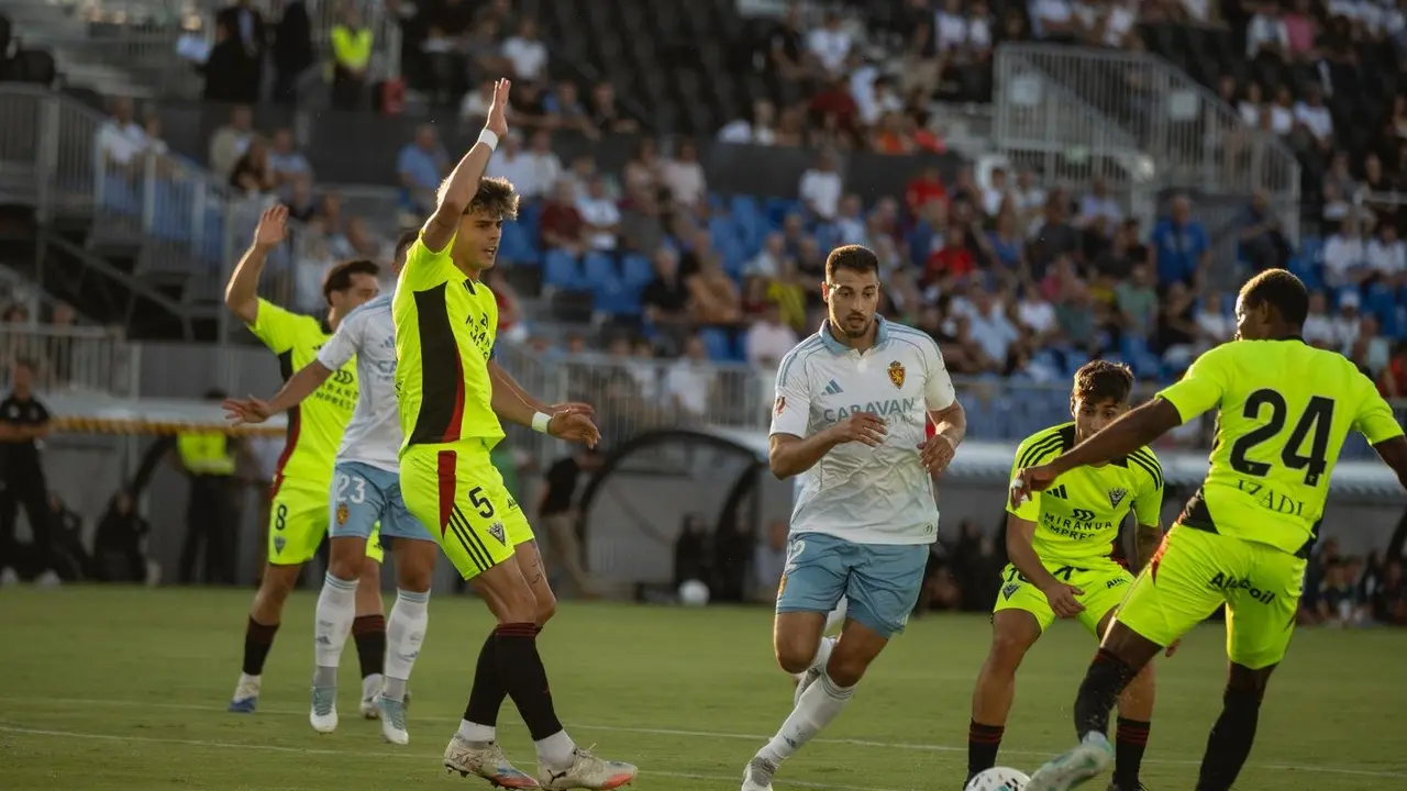 Sinan Bakis durante un amistoso de pretemporada con el Real Zaragoza / Marcos Cebri&aacute;n