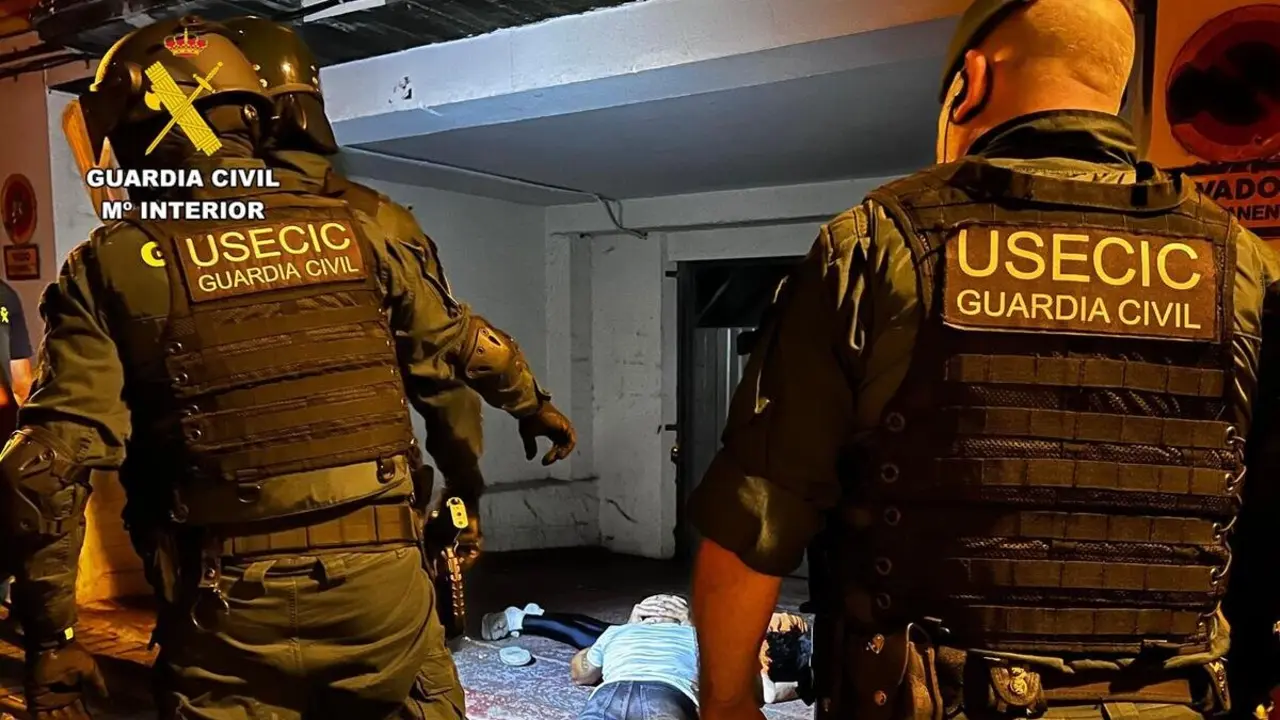 Desmantelado un punto de venta de drogas en Caspe (Zaragoza) antes del inicio de sus fiestas patronales.
- GUARDIA CIVIL