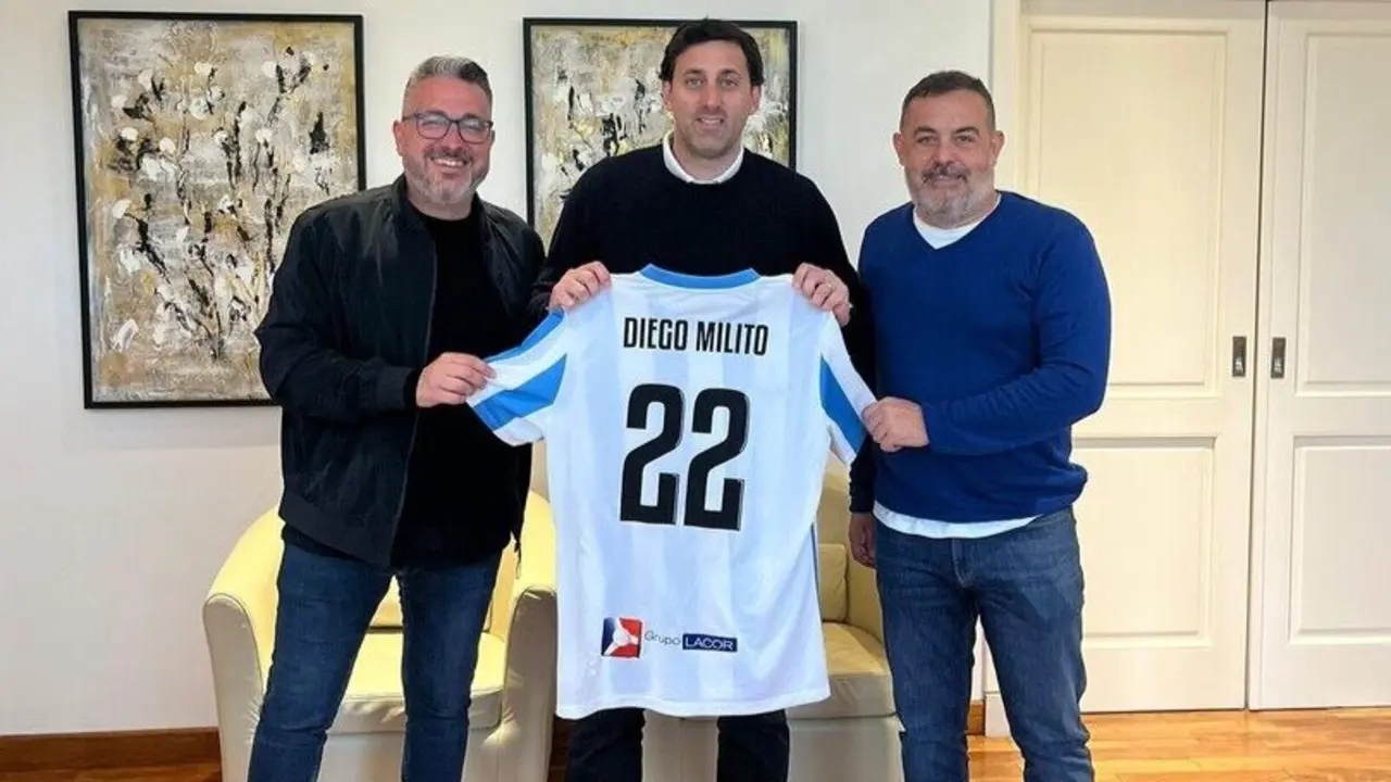 Quique Ortiz y N&eacute;stor P&eacute;rez junto a Diego Milito, presidente de Racing Club / Racing Club Zaragoza