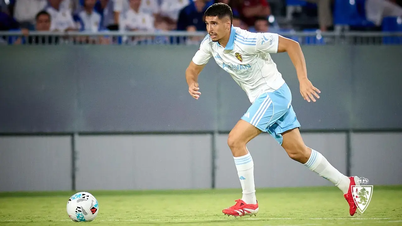 Hugo Carrillo durante un partido con el Real Zaragoza