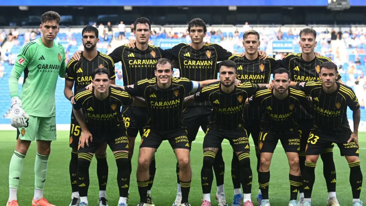 Once del Real Zaragoza ante la Real Sociedad B en el debut en LaLiga Hypermotion / RZ