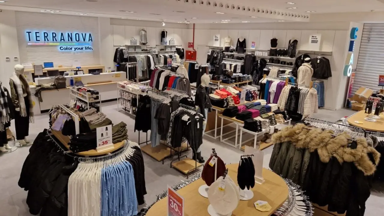 Interior de una de las tiendas de Terranova en Espa&ntilde;a.