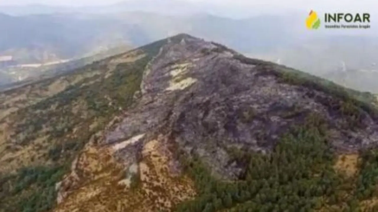 Incendio forestal entre Arag&uuml;&eacute;s del Puerto y el Valle de Hecho (Huesca).