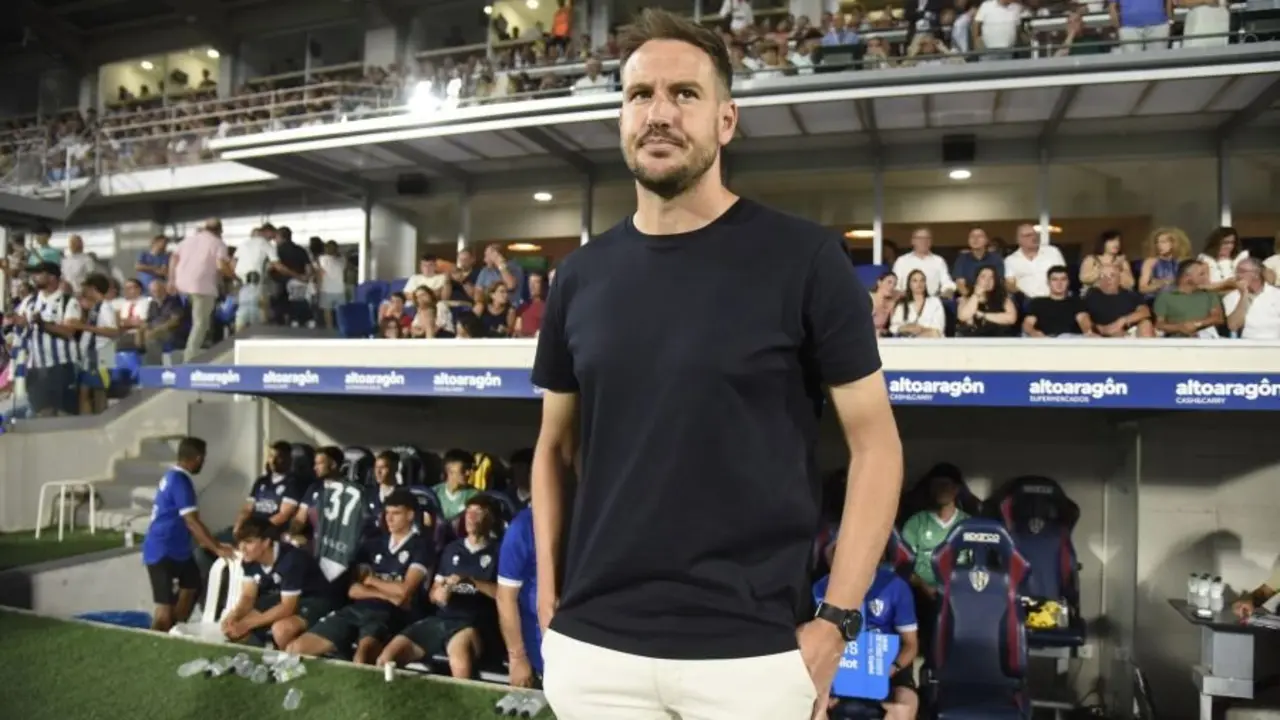 Sergi Guill&oacute;, entrenador de la SD Huesca / LaLiga