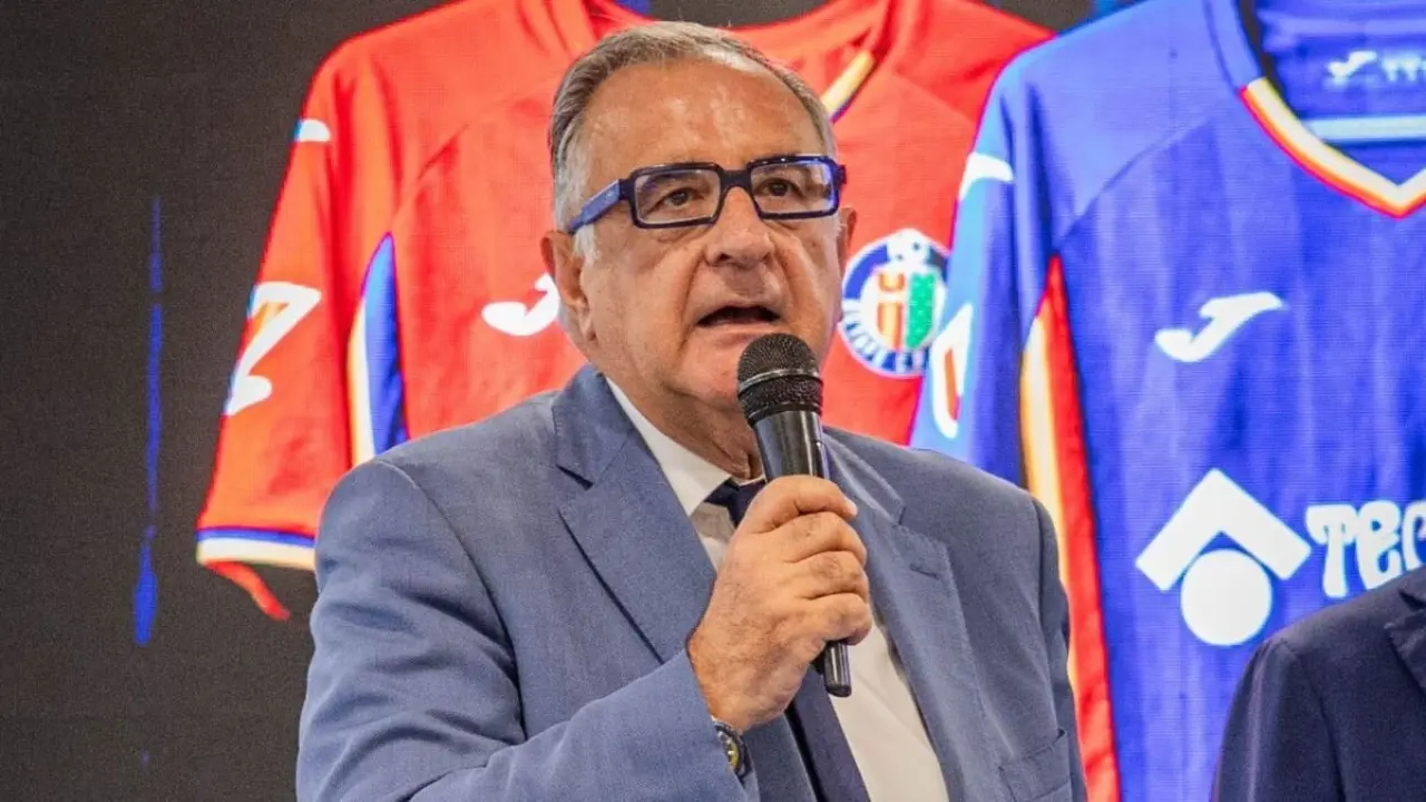 El periodista deportivo Roberto "Bobby" G&oacute;mez es el embajador del Melocot&oacute;n Embolsado 2025.