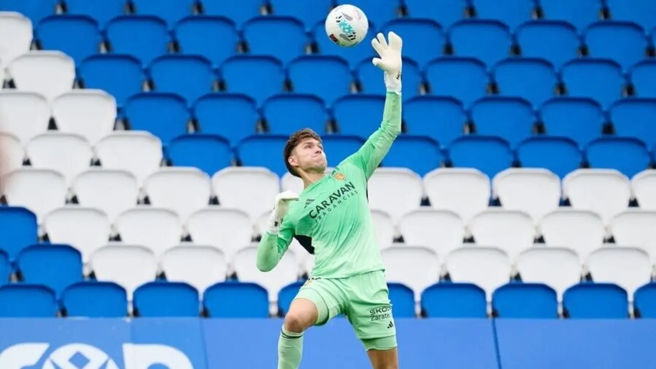Adri&aacute;n Rodr&iacute;guez en su debut con el Real Zaragoza / LaLiga
