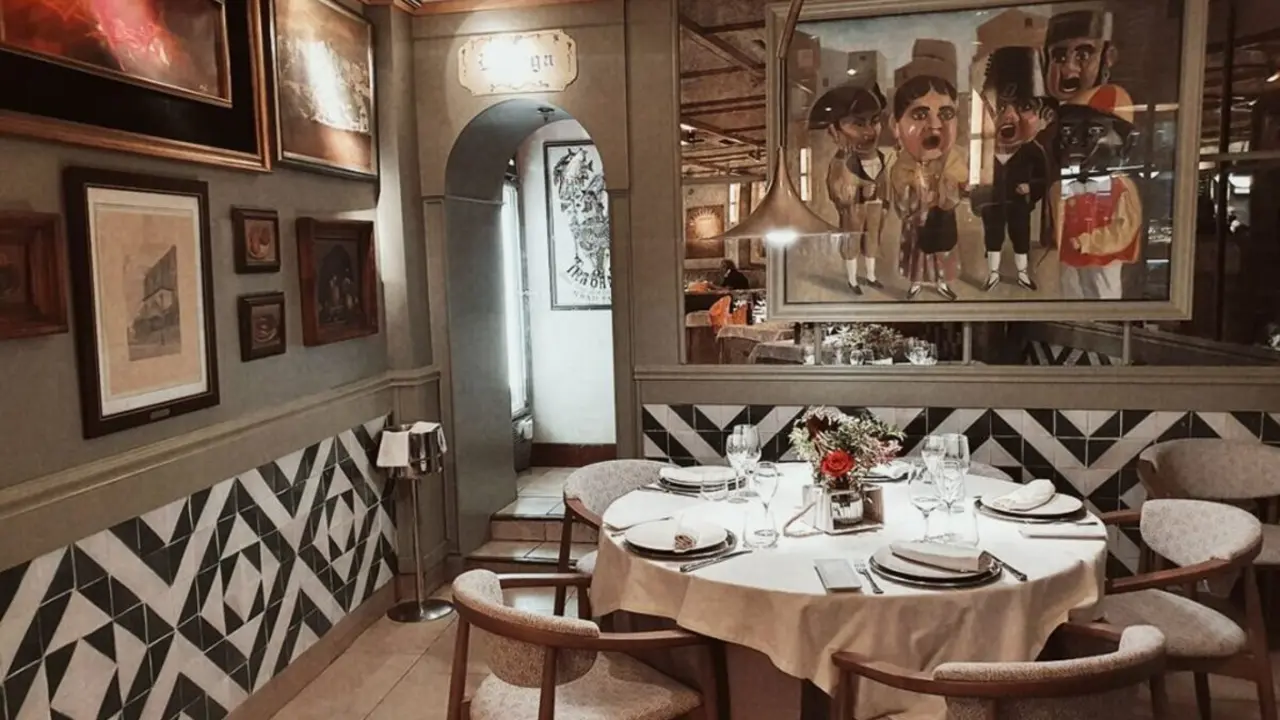 De Mick Jagger a Yoko Ono: el restaurante del centro de Zaragoza que adoran los famosos ./ Grupo Los Cabezudos