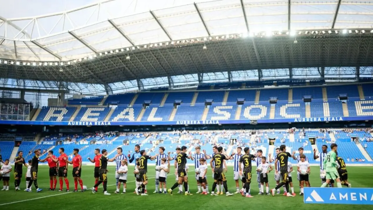 El partido entre la Real Sociedad B y el Real Zaragoza se sald&oacute; con 7 denuncias / LaLiga