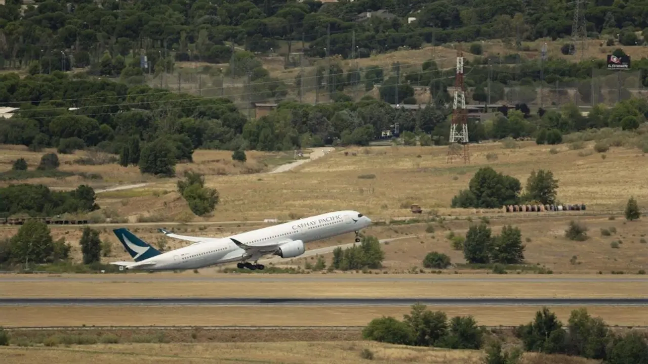 Vistas del Aeropuerto Adolfo Su&aacute;rez Madrid-Barajas, desde el Mirador de Paracuellos de Jarama, a 1 de agosto de 2025, en Paracuellos de Jarama, Madrid (Espa&ntilde;a).