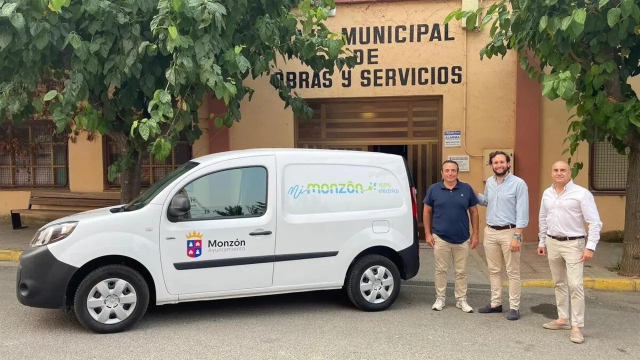 El Ayuntamiento de Monz&oacute;n contin&uacute;a la renovaci&oacute;n del parque m&oacute;vil de la Brigada de Servicios con una furgoneta el&eacute;ctrica
- AYUNTAMIENTO DE MONZ&Oacute;N