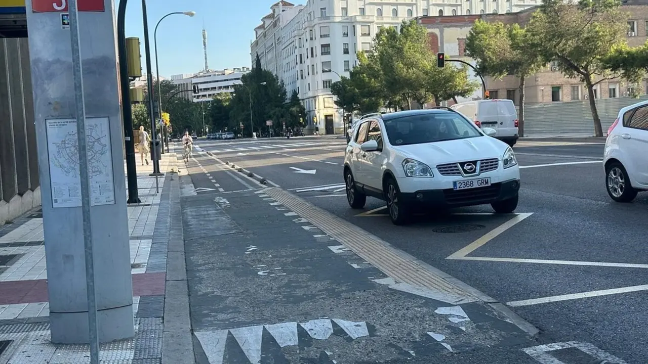 Cariil bici en paseo Mar&iacute;a Agust&iacute;n de Zaragoza
- PSOE