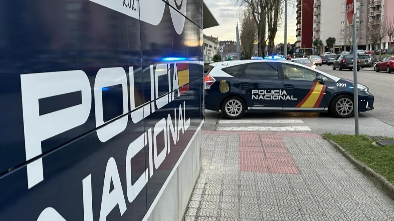 Coches de la Polic&iacute;a Nacional.