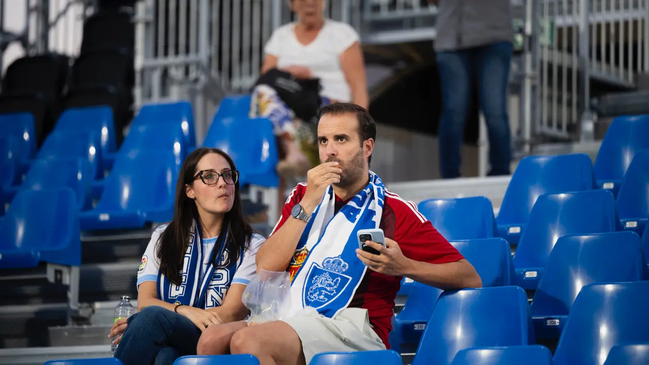 Aficionados en el Ibercaja Estadio en el Real Zaragoza-Andorra / Marcos Cebri&aacute;n