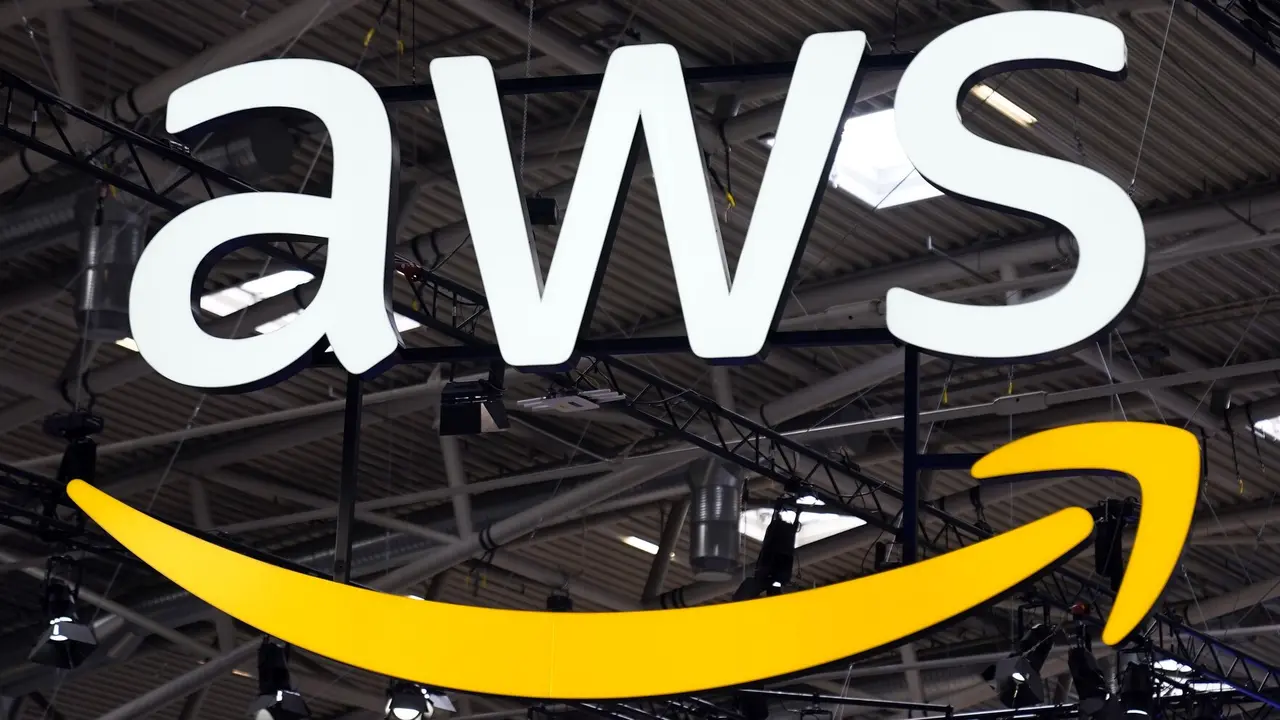 Logo de Amazon Web Services-/ EP