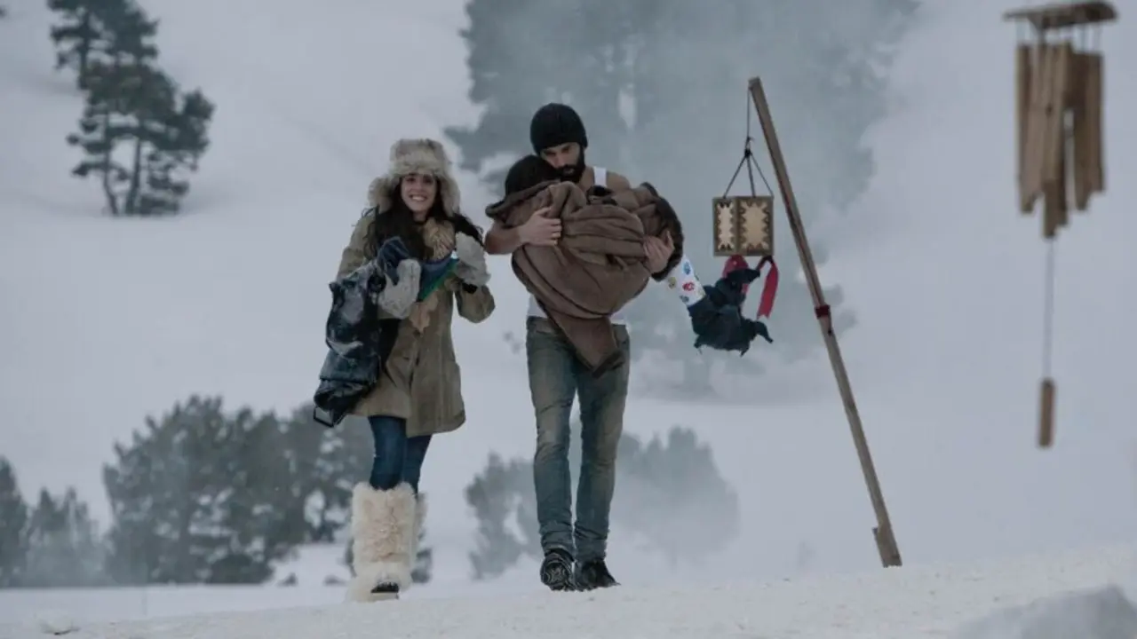 Ver&oacute;nica Echegui y &Aacute;lex Garc&iacute;a en Kamikaze. / Warner Bros Pictures Espa&ntilde;a