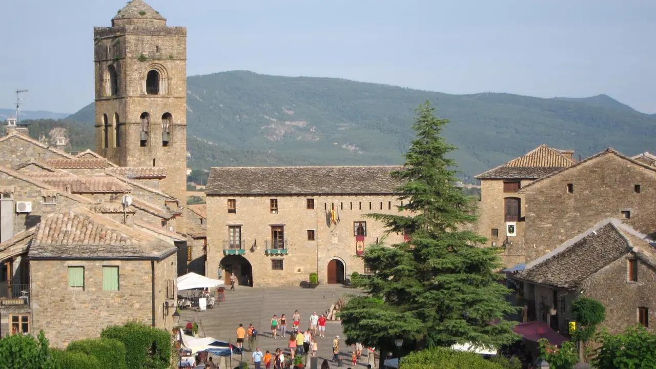 Casco historico de A&iacute;nsa (Huesca). / EP