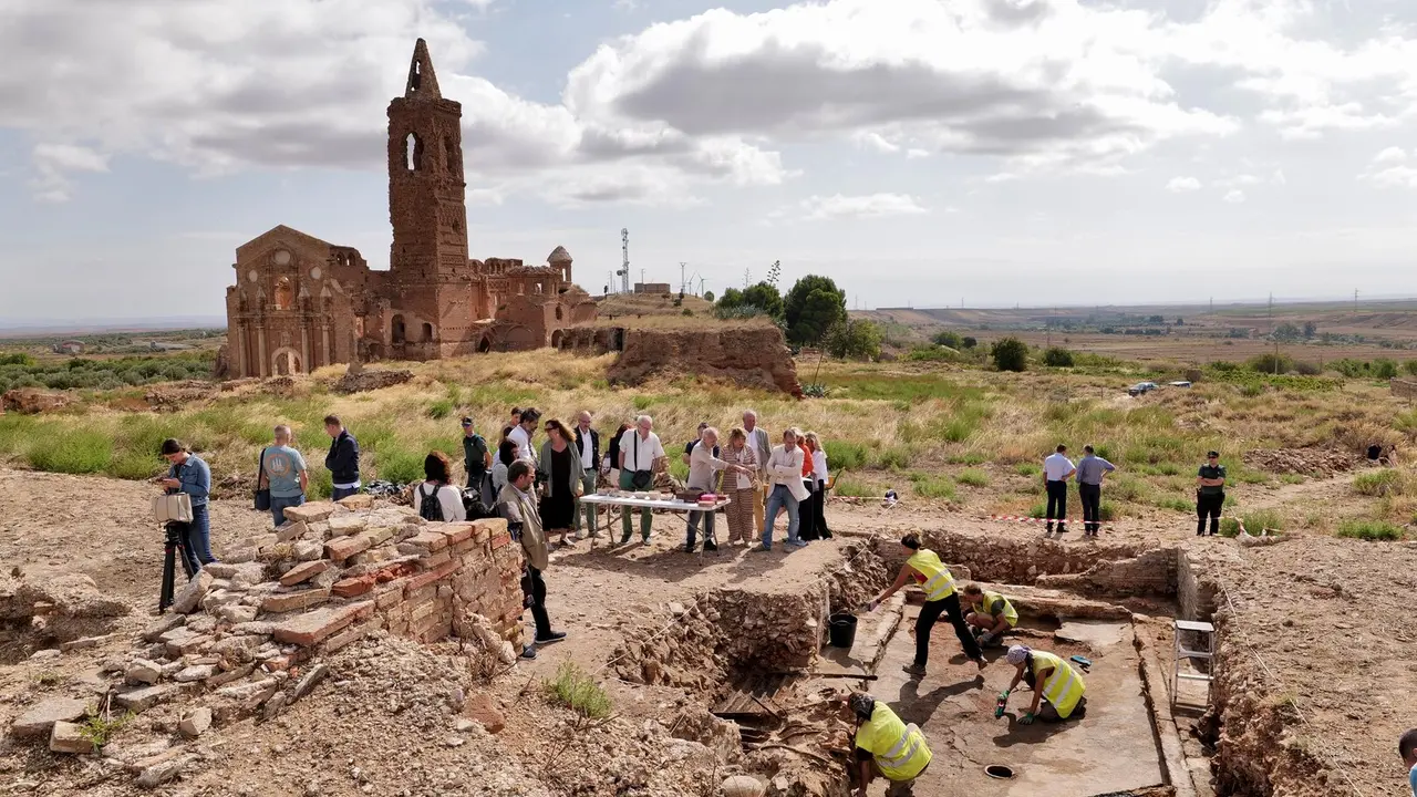 Una sinagoga medieval descubierta recientemente se ha sumado a la oferta patrimonial de Belchite. / F. S.