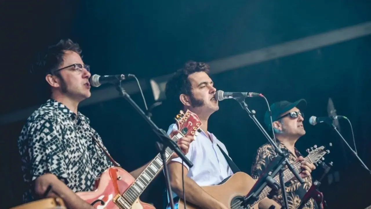 Director y actor de la pel&iacute;cula 'La Estrella Azul' en un concierto en homenaje al m&uacute;sico Mauricio Aznar.
- JAIME ORIZ