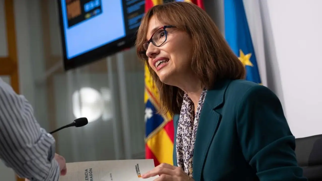 Mar&iacute;a Anto&ntilde;anzas, en una rueda de prensa del IAM. / FABI&Aacute;N SIM&Oacute;N