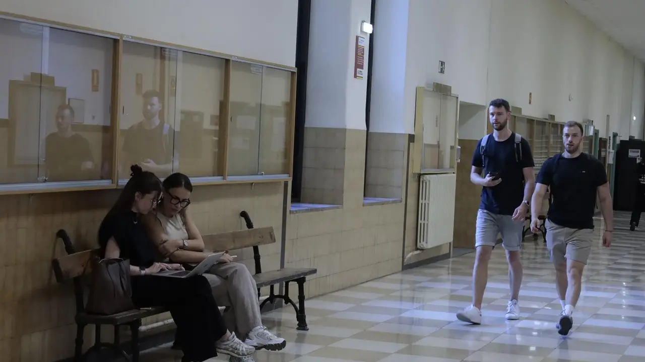 Primer d&iacute;a de curso en la Facultad de Econom&iacute;a y Empresa de la Universidad de Zaragoza. / UNIVERSIDAD DE ZARAGOZA