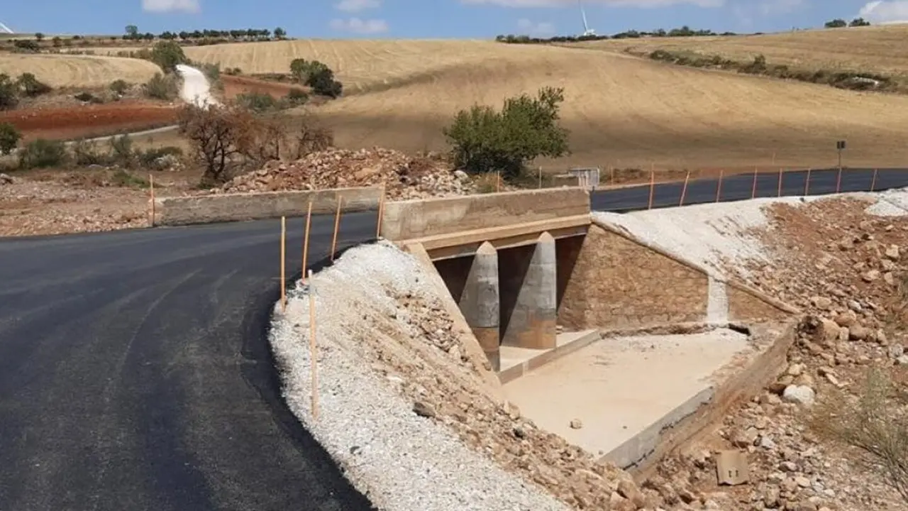 Las obras han consistido en la reparaci&oacute;n de las obras de drenaje y en la restituci&oacute;n del firme. / EP