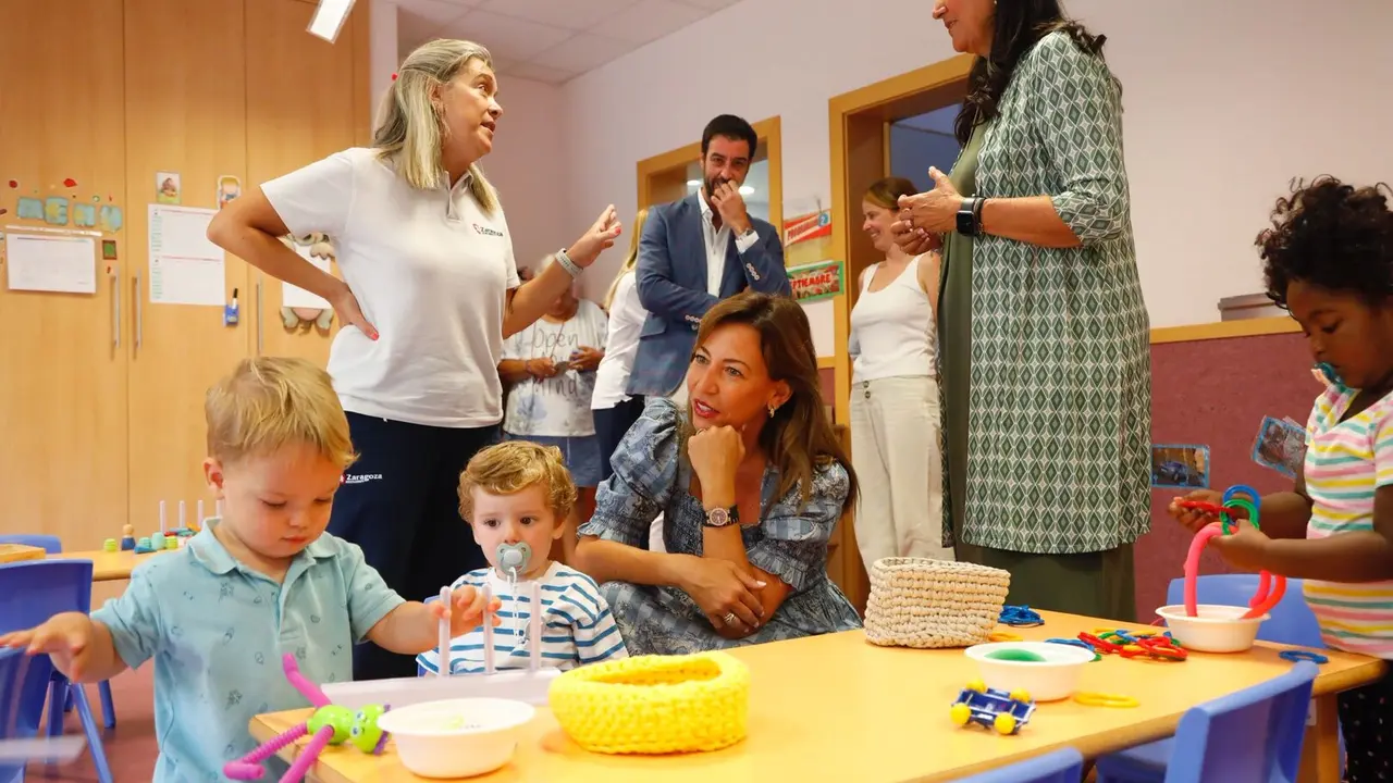 Visita de la alcaldesa, Natalia Chueca, en la Escuela El And&eacute;n. /AZ