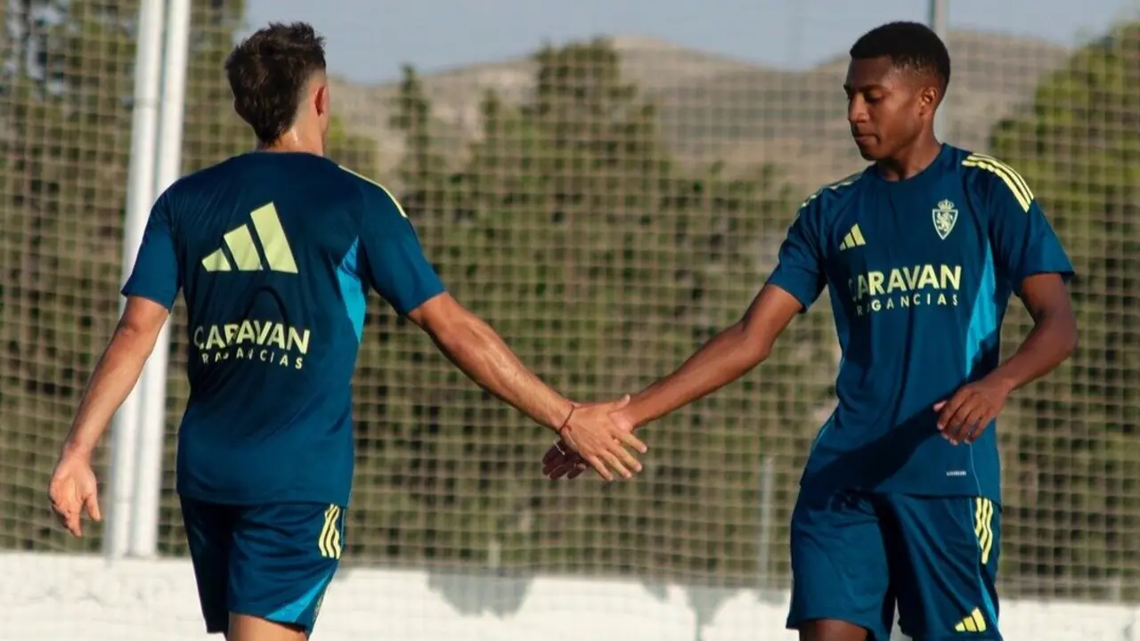 Alejandro Gomes durante un entrenamiento con el Deportivo Arag&oacute;n / Real Zaragoza