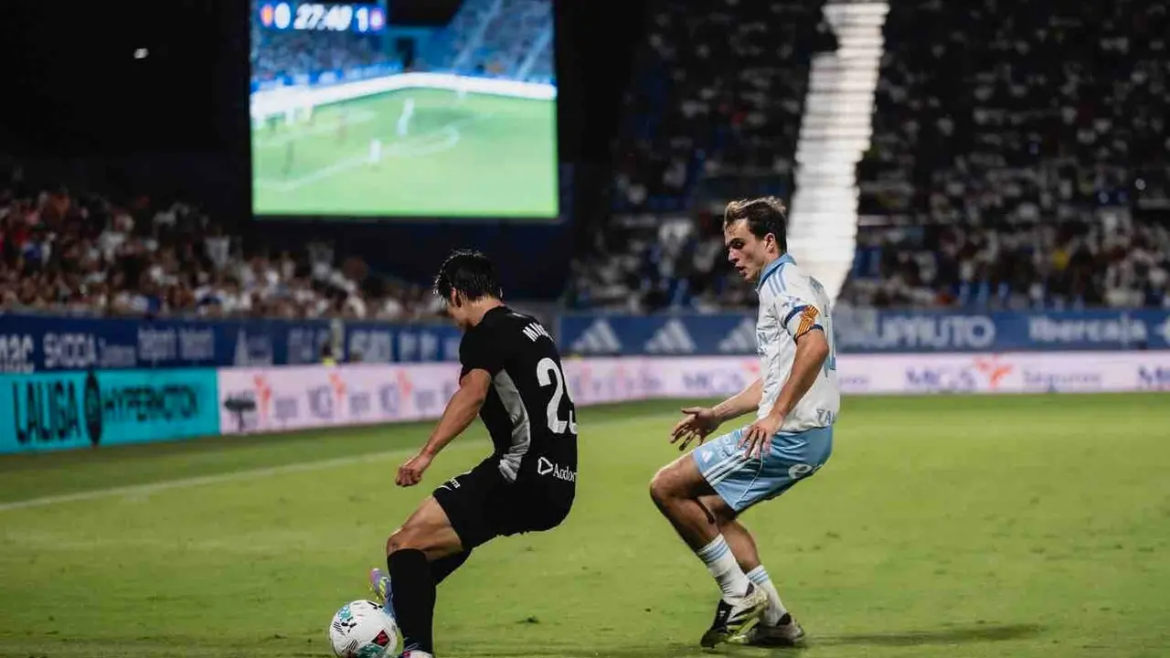 Francho en el Ibercaja Estadio / MARCOS CEBRI&Aacute;N