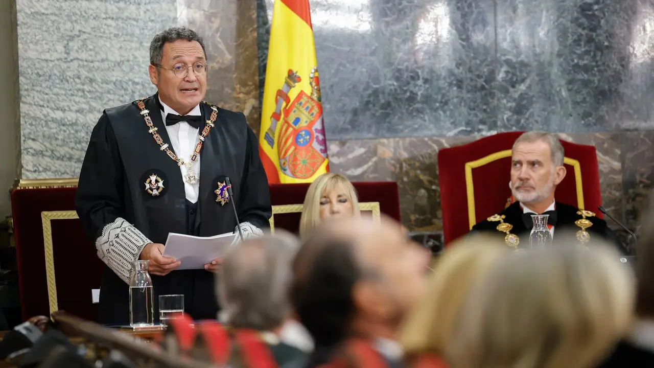El fiscal general del Estado, &Aacute;lvaro Garc&iacute;a Ortiz, junto con Felipe VI, en el inicio del curso judicial./ EP