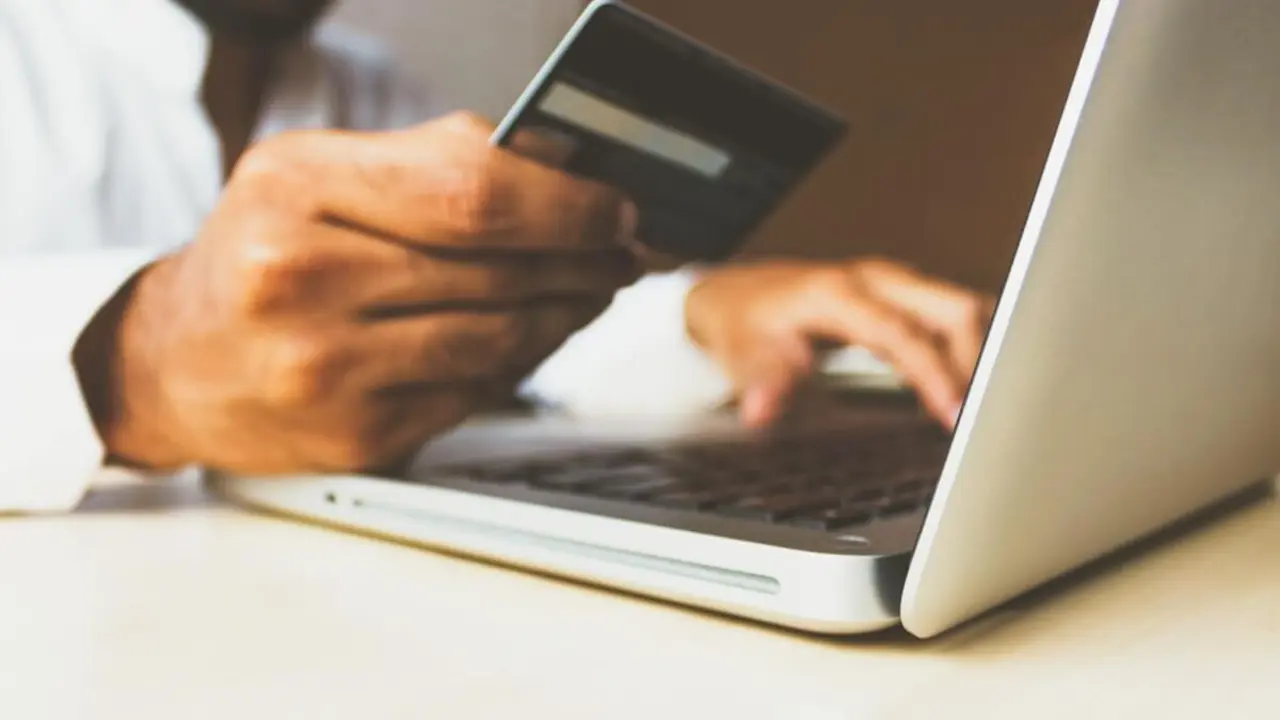 &iquest;Cu&aacute;nto dinero puedes dar a un familiar sin pagar impuestos? Hacienda pone el l&iacute;mite