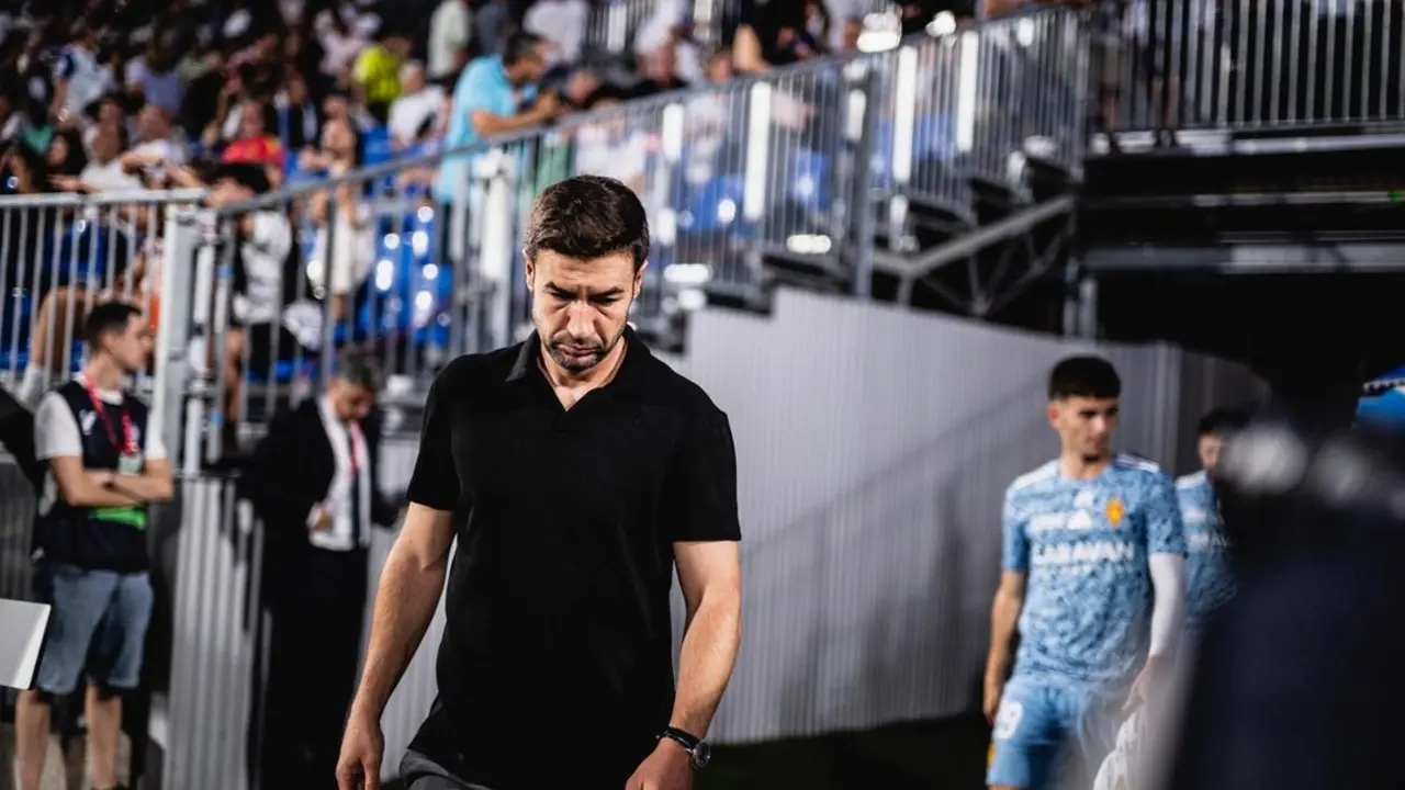 Gabi Fern&aacute;ndez saliendo al Ibercaja Estadio / Marcos Cebri&aacute;n