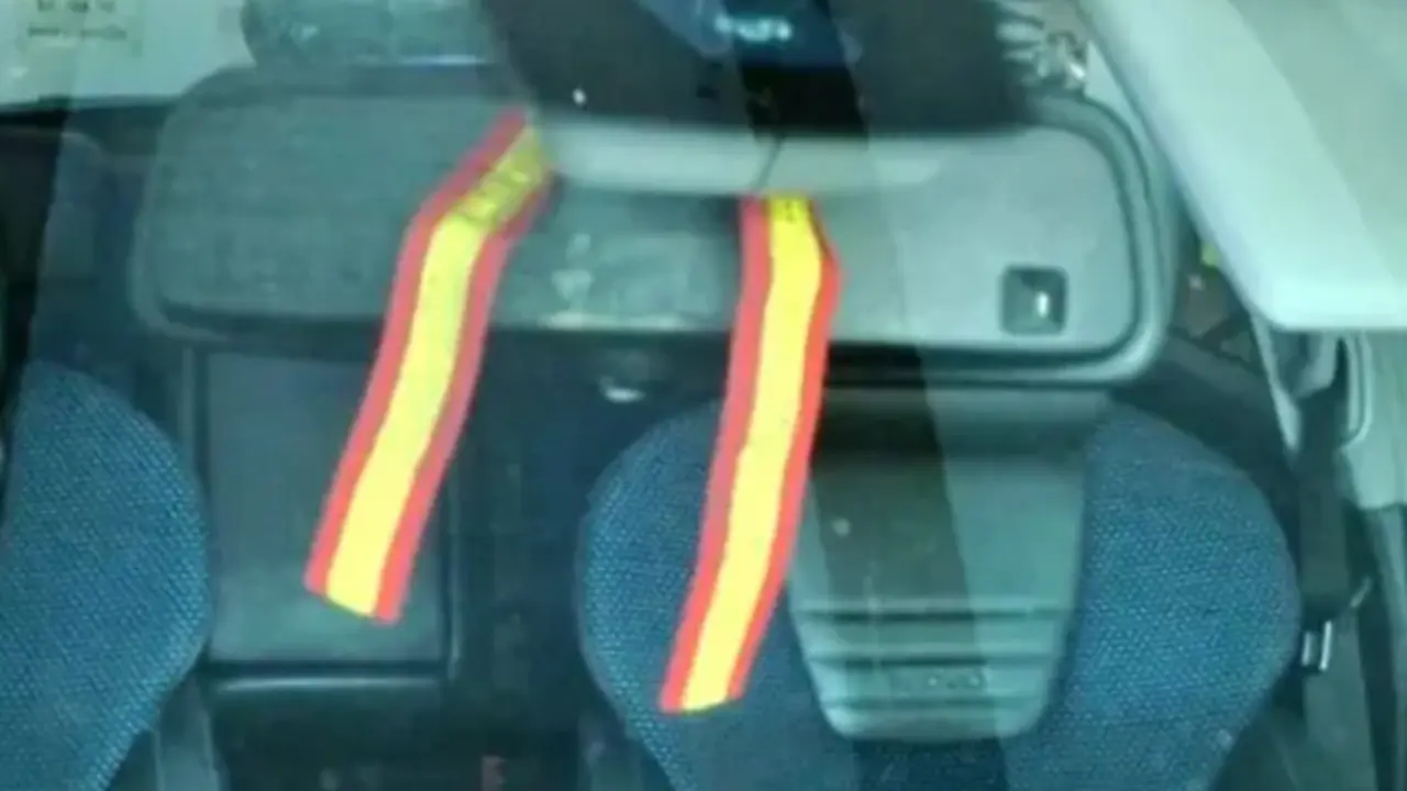 cinta-pilar-retrovisor