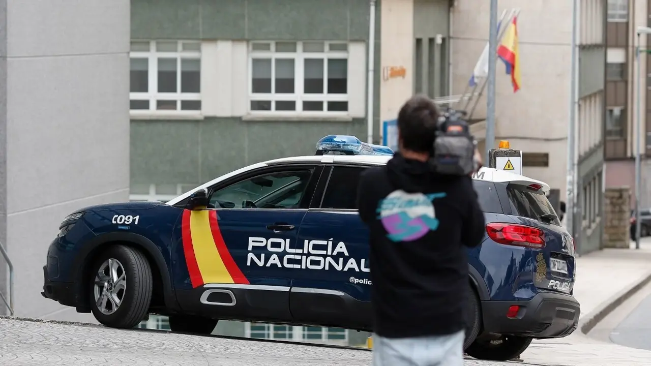 Un veh&iacute;culo de la Polic&iacute;a Nacional / PN