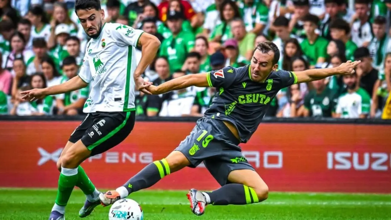 Rub&eacute;n D&iacute;ez con el Ceuta / LFP
