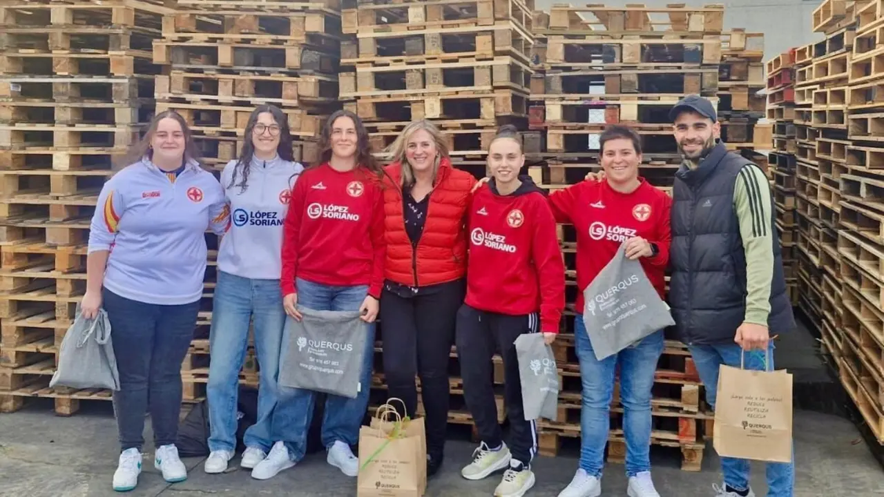Querqus patrocina al Club de F&uacute;tbol Femenino Cosmos Arag&oacute;n. / HA